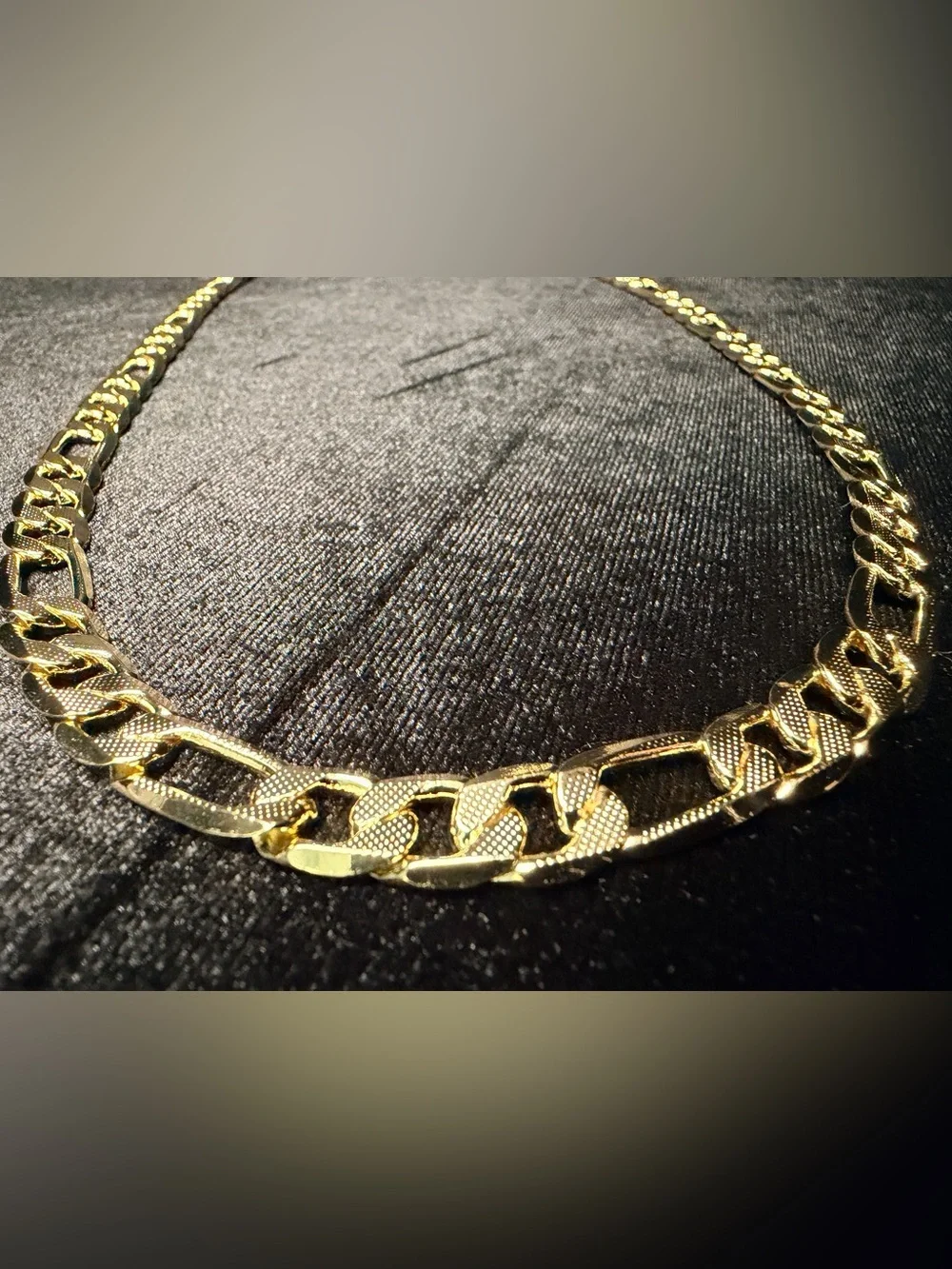 Figaro Diamond Cut 24in 9.5MM Necklace. Heavy piece. Shine Bright. Brand new